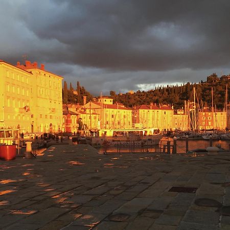 Seafront Apartment Ai Fari Piran Exterior photo