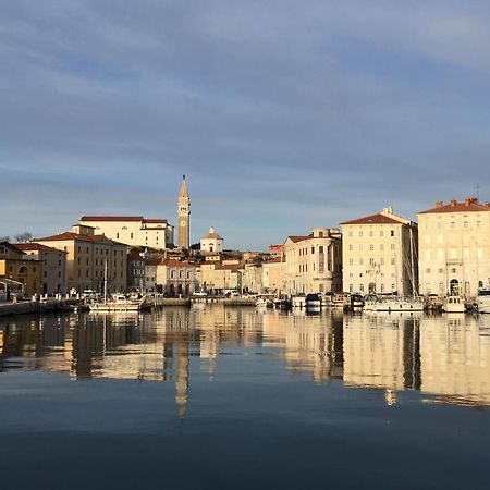 Seafront Apartment Ai Fari Piran Exterior photo